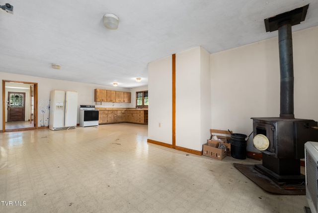 856 Shingletown Tract 1 Road, Mountain City, TN 37683