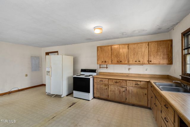 856 Shingletown Tract 1 Road, Mountain City, TN 37683