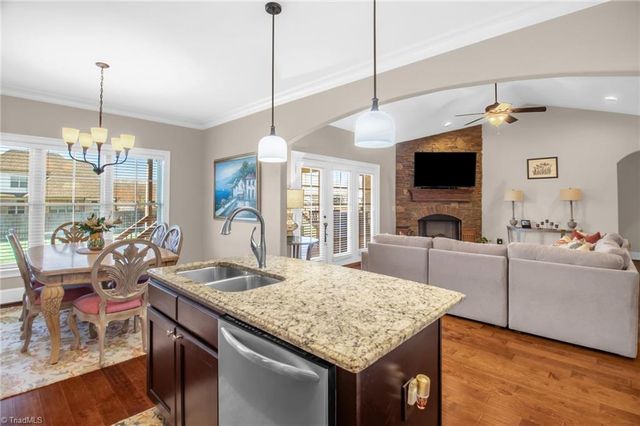 242 Deerwood Drive, Lexington, NC 27295