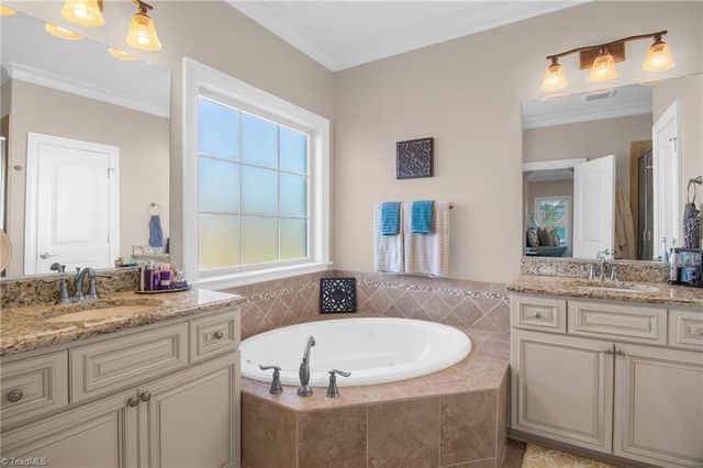 242 Deerwood Drive, Lexington, NC 27295