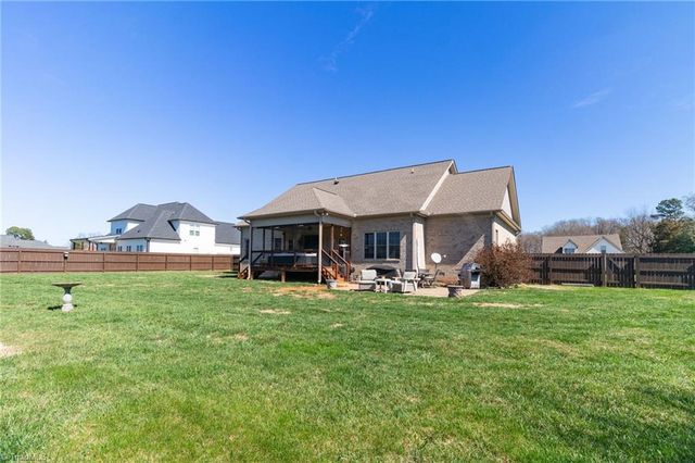 242 Deerwood Drive, Lexington, NC 27295