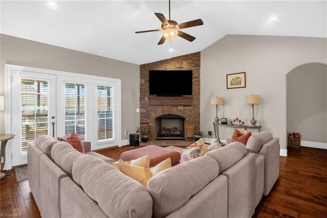 242 Deerwood Drive, Lexington, NC 27295