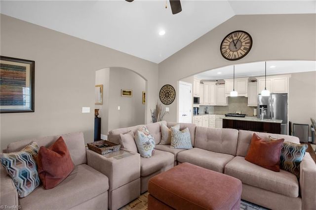 242 Deerwood Drive, Lexington, NC 27295