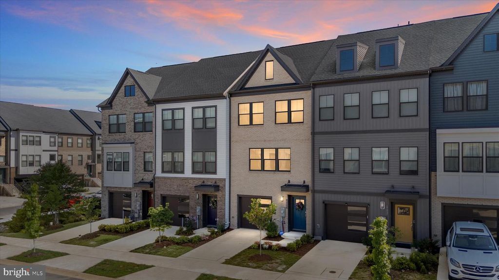 Image 1 of property listing at 605 LAKEMONT DR, Glen Burnie, MD 21060