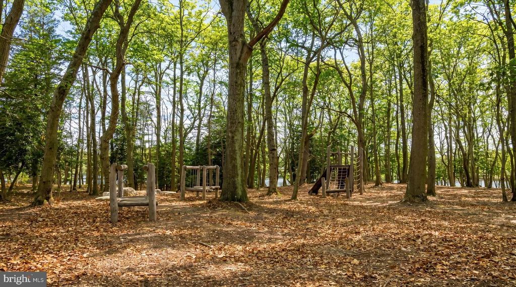 Image 101 of property listing at 605 LAKEMONT DR, Glen Burnie, MD 21060