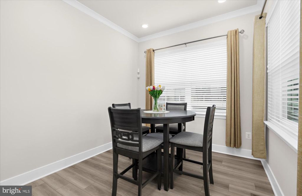 Image 21 of property listing at 605 LAKEMONT DR, Glen Burnie, MD 21060
