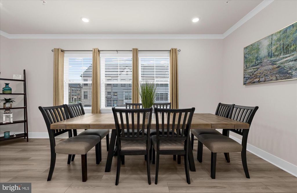 Image 31 of property listing at 605 LAKEMONT DR, Glen Burnie, MD 21060