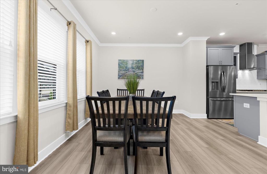 Image 33 of property listing at 605 LAKEMONT DR, Glen Burnie, MD 21060
