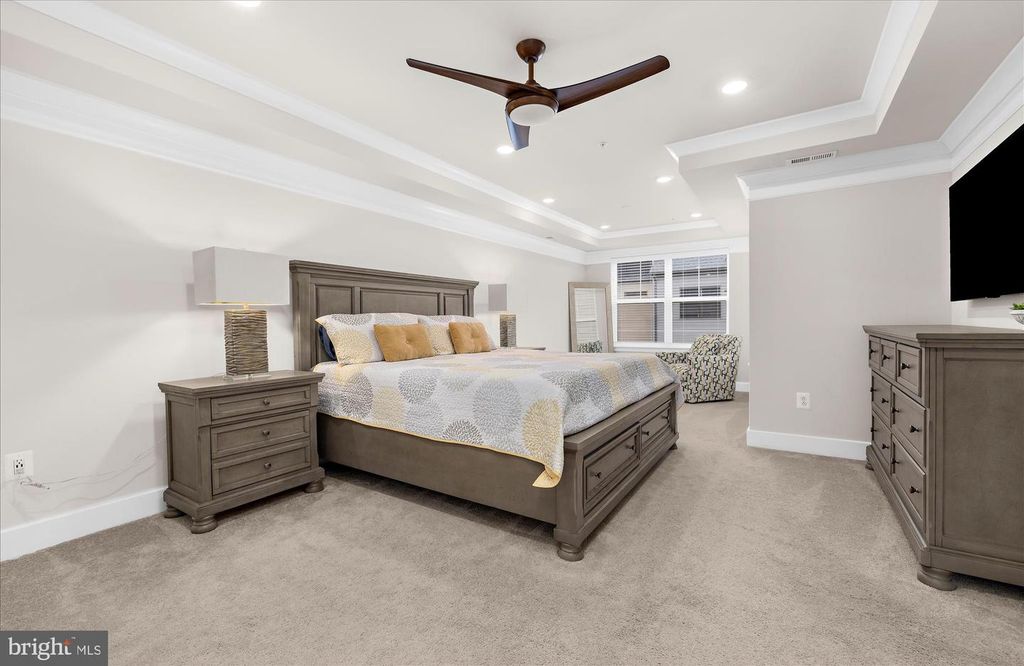 Image 36 of property listing at 605 LAKEMONT DR, Glen Burnie, MD 21060