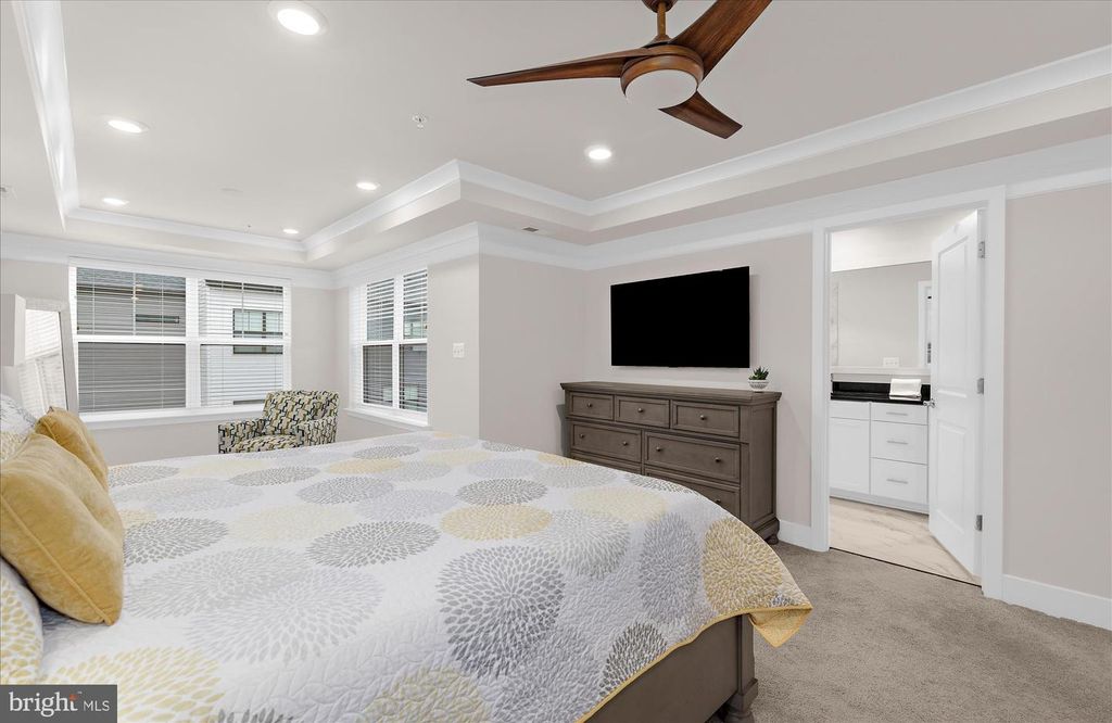 Image 37 of property listing at 605 LAKEMONT DR, Glen Burnie, MD 21060