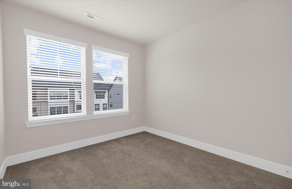 Image 48 of property listing at 605 LAKEMONT DR, Glen Burnie, MD 21060