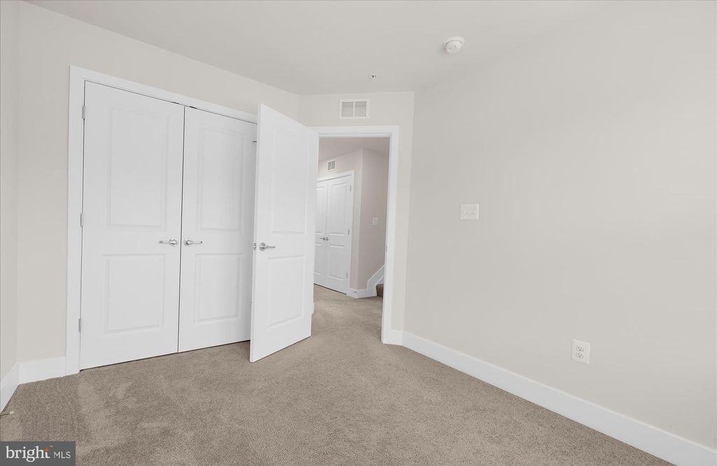 Image 49 of property listing at 605 LAKEMONT DR, Glen Burnie, MD 21060