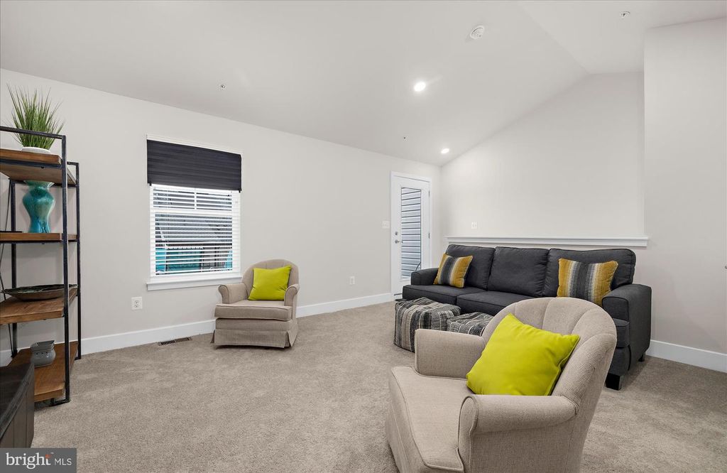 Image 51 of property listing at 605 LAKEMONT DR, Glen Burnie, MD 21060