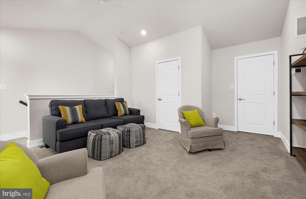 Image 52 of property listing at 605 LAKEMONT DR, Glen Burnie, MD 21060