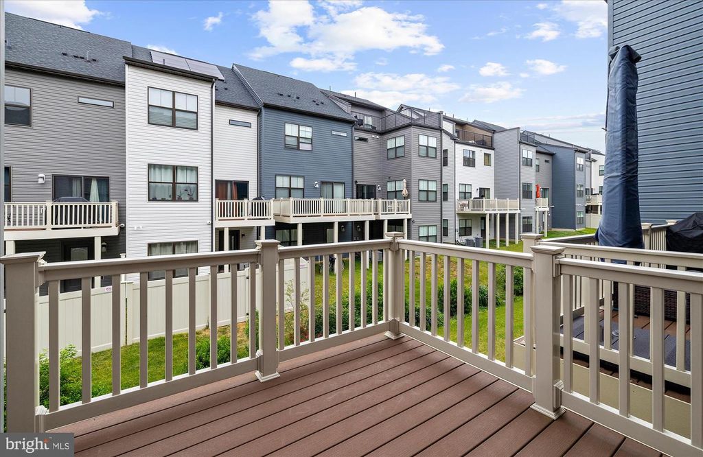 Image 55 of property listing at 605 LAKEMONT DR, Glen Burnie, MD 21060