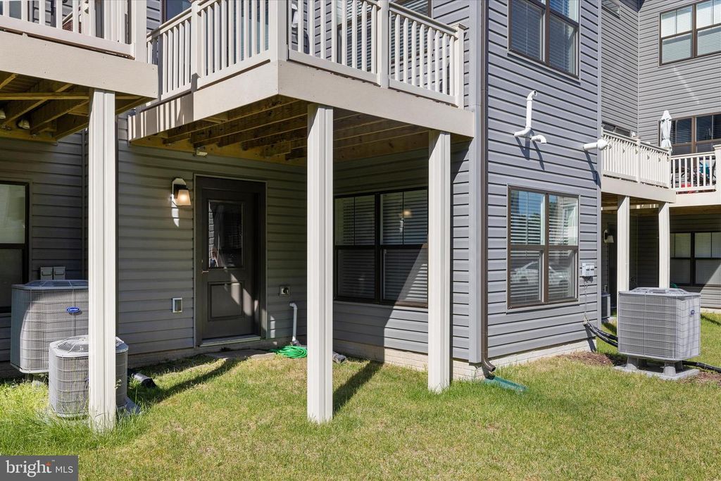 Image 65 of property listing at 605 LAKEMONT DR, Glen Burnie, MD 21060