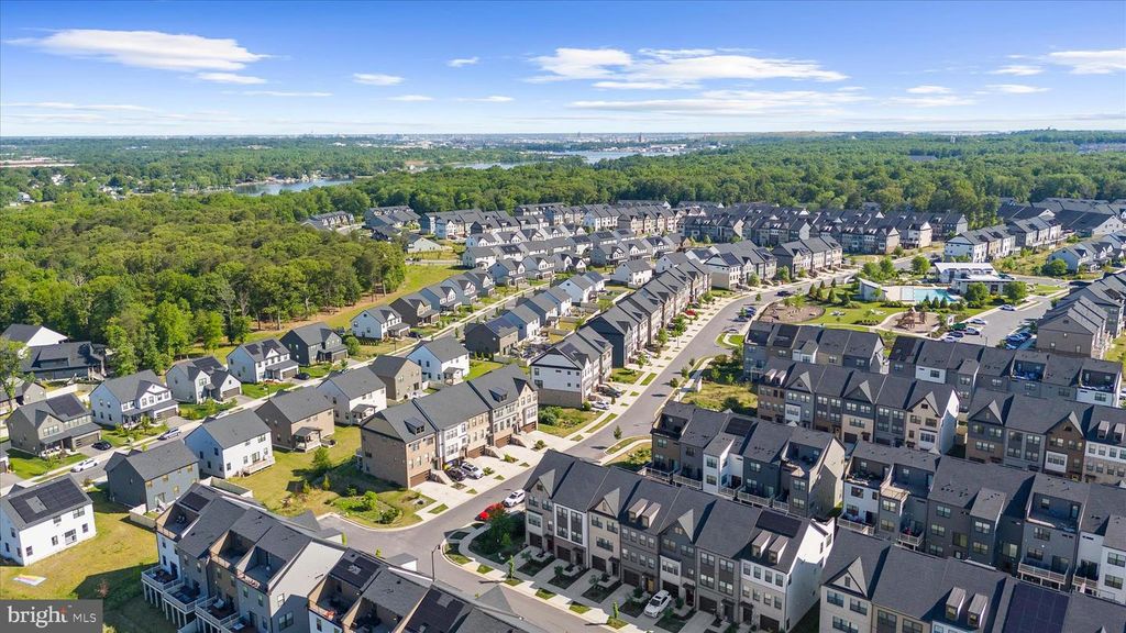 Image 75 of property listing at 605 LAKEMONT DR, Glen Burnie, MD 21060