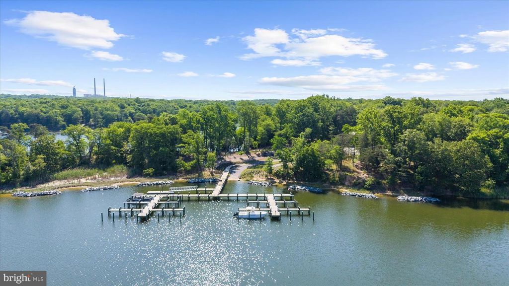 Image 83 of property listing at 605 LAKEMONT DR, Glen Burnie, MD 21060