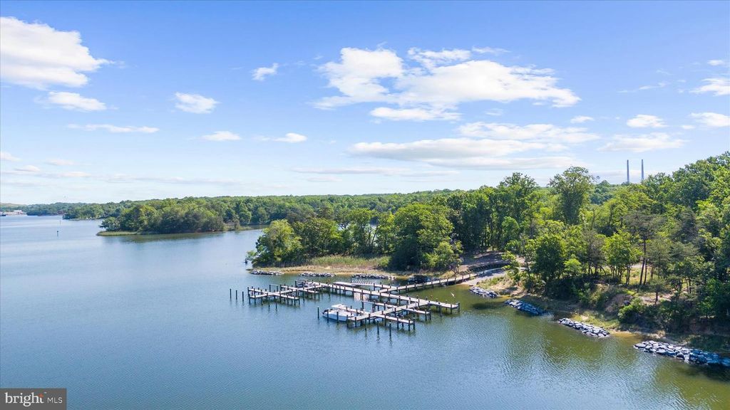 Image 85 of property listing at 605 LAKEMONT DR, Glen Burnie, MD 21060