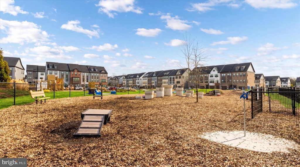 Image 97 of property listing at 605 LAKEMONT DR, Glen Burnie, MD 21060