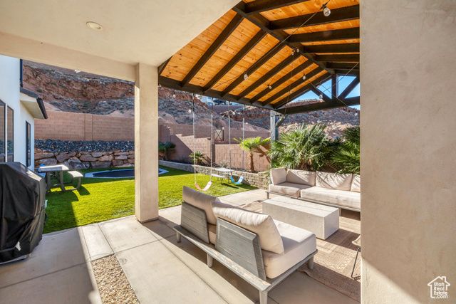 3048 E SILVER BEECH CIR, St. George, UT 84790