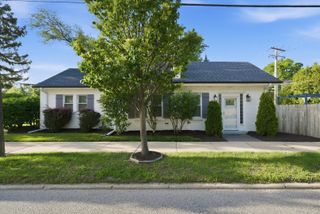 201 DOVER Avenue, La Grange, IL 60525