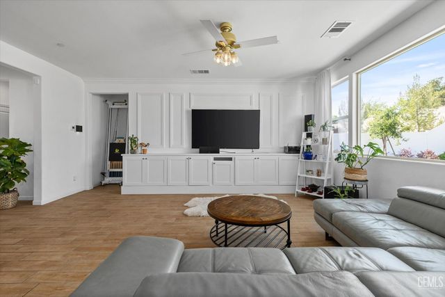 14222 Barbon Beck Avenue, Bakersfield, CA 93311