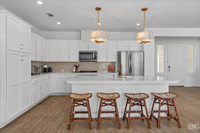 14222 Barbon Beck Avenue, Bakersfield, CA 93311