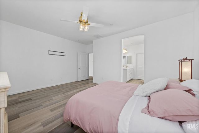 14222 Barbon Beck Avenue, Bakersfield, CA 93311