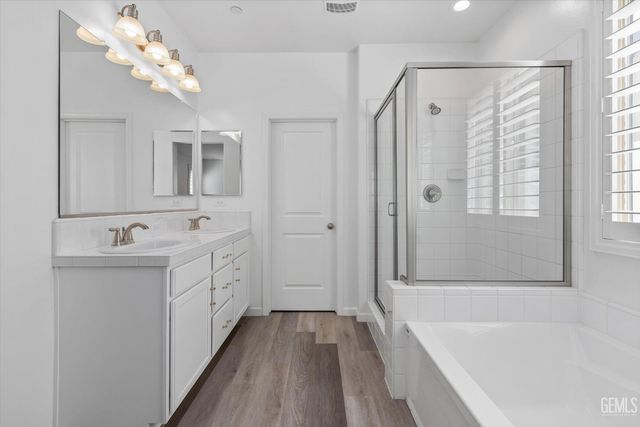 14222 Barbon Beck Avenue, Bakersfield, CA 93311