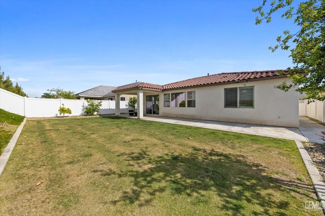 14222 Barbon Beck Avenue, Bakersfield, CA 93311