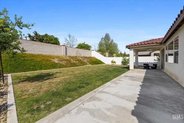 14222 Barbon Beck Avenue, Bakersfield, CA 93311