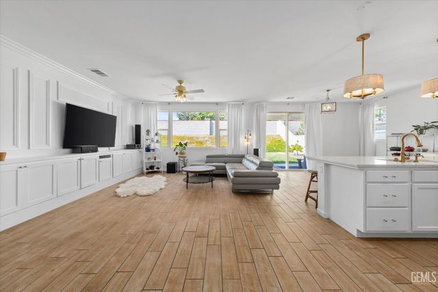 14222 Barbon Beck Avenue, Bakersfield, CA 93311