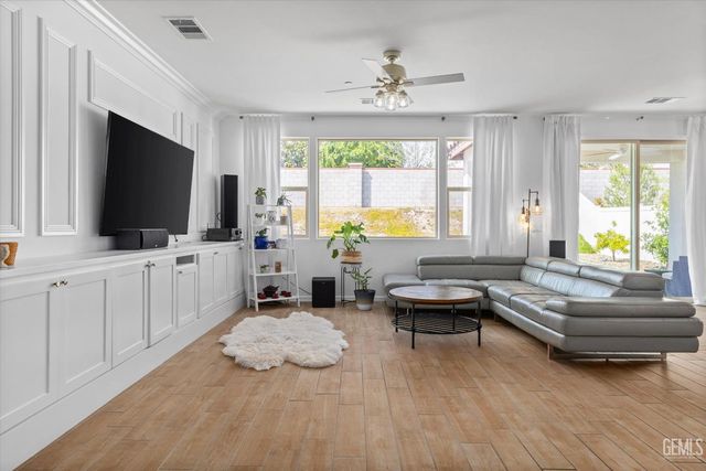 14222 Barbon Beck Avenue, Bakersfield, CA 93311