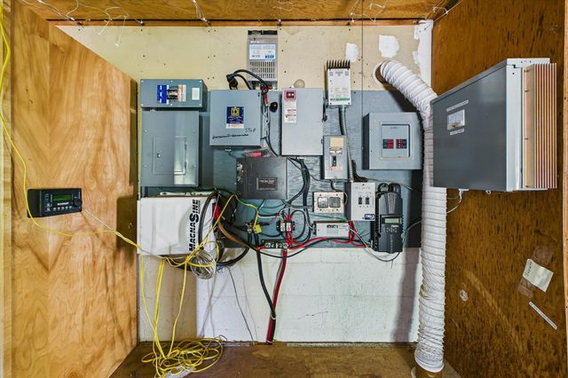 3826 Thomas Road, Miranda, CA 95553