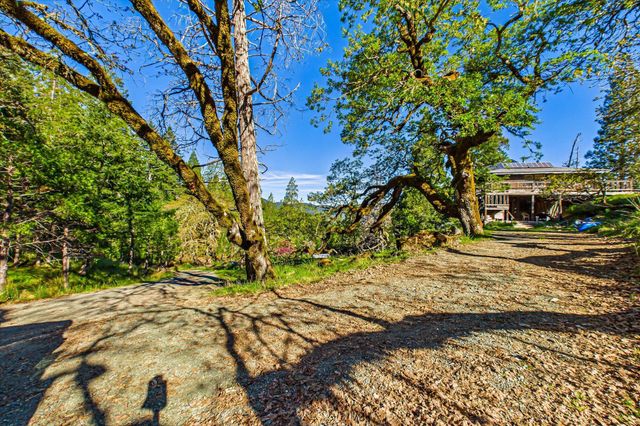 3826 Thomas Road, Miranda, CA 95553