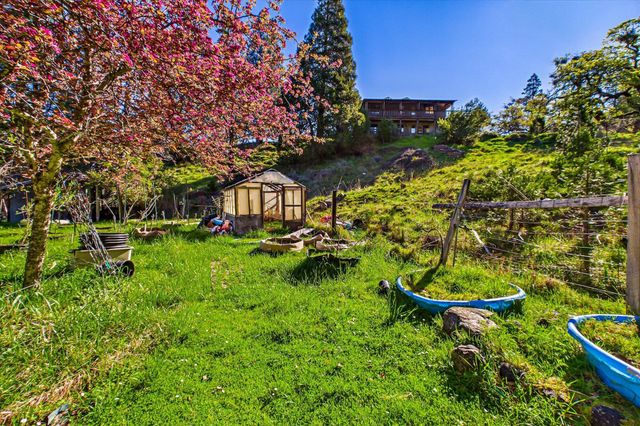 3826 Thomas Road, Miranda, CA 95553