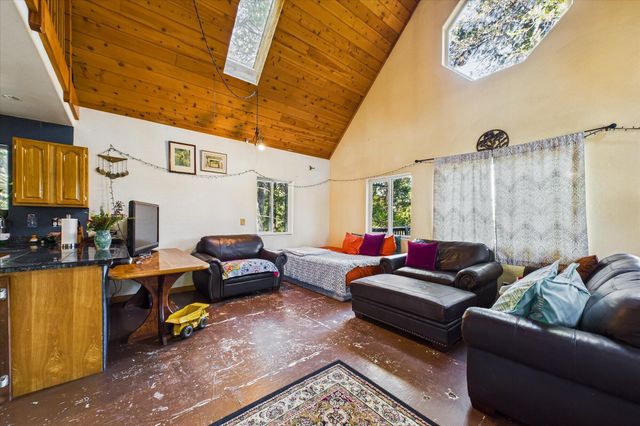 3826 Thomas Road, Miranda, CA 95553