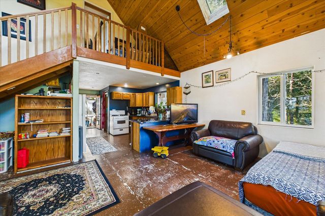 3826 Thomas Road, Miranda, CA 95553