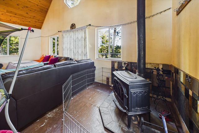 3826 Thomas Road, Miranda, CA 95553