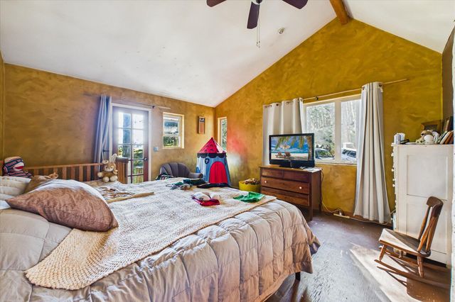 3826 Thomas Road, Miranda, CA 95553