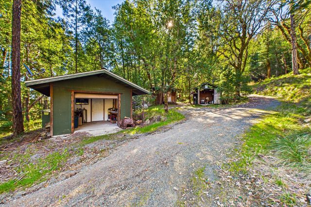 3826 Thomas Road, Miranda, CA 95553