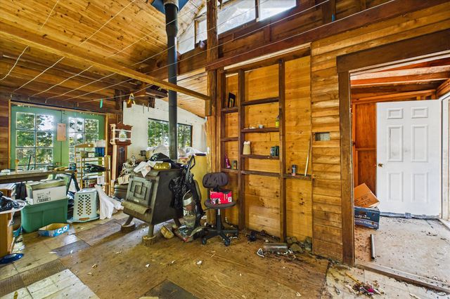 3826 Thomas Road, Miranda, CA 95553