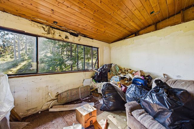 3826 Thomas Road, Miranda, CA 95553