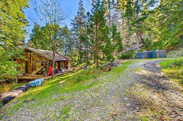 3826 Thomas Road, Miranda, CA 95553