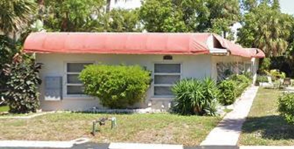 1917 NE 2nd Street 2, Deerfield Beach, FL 33441