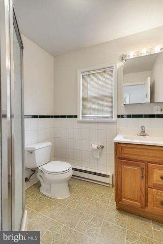 1619 S MONROE ST, Arlington, VA 22204