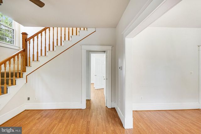 1619 S MONROE ST, Arlington, VA 22204