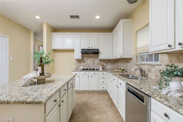 9705 Southern Hills Drive, Plano, TX 75025