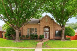 9705 Southern Hills Drive, Plano, TX 75025